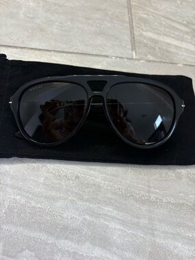 Gucci Black Gloss Aviator Sunglasses with Gold Accent